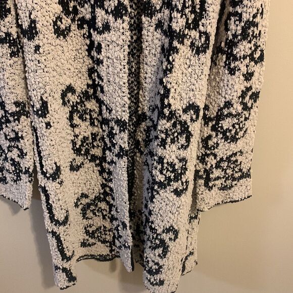 Davi & Dani nwt long cardigan sweater size large - Picture 3 of 7